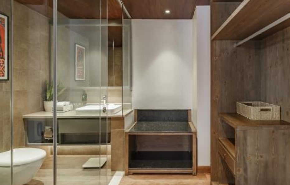 Deluxe Twin Room (Max 2 Guests) – Breakfast Included