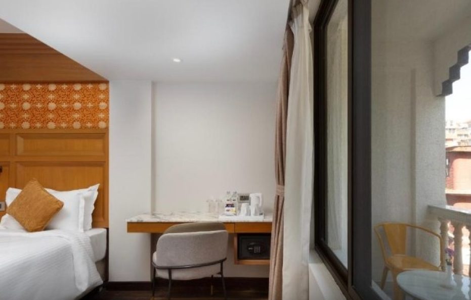 Deluxe Twin Room (Max 2 Guests) – Breakfast Included