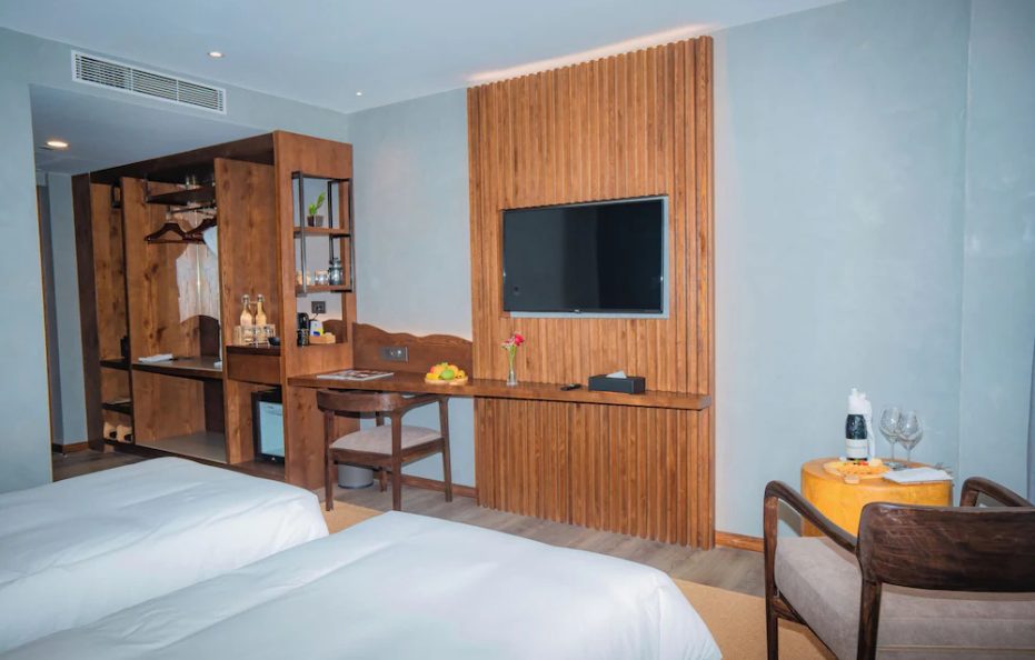 Deluxe Twin Room (Max 2 Guests) – Breakfast Included