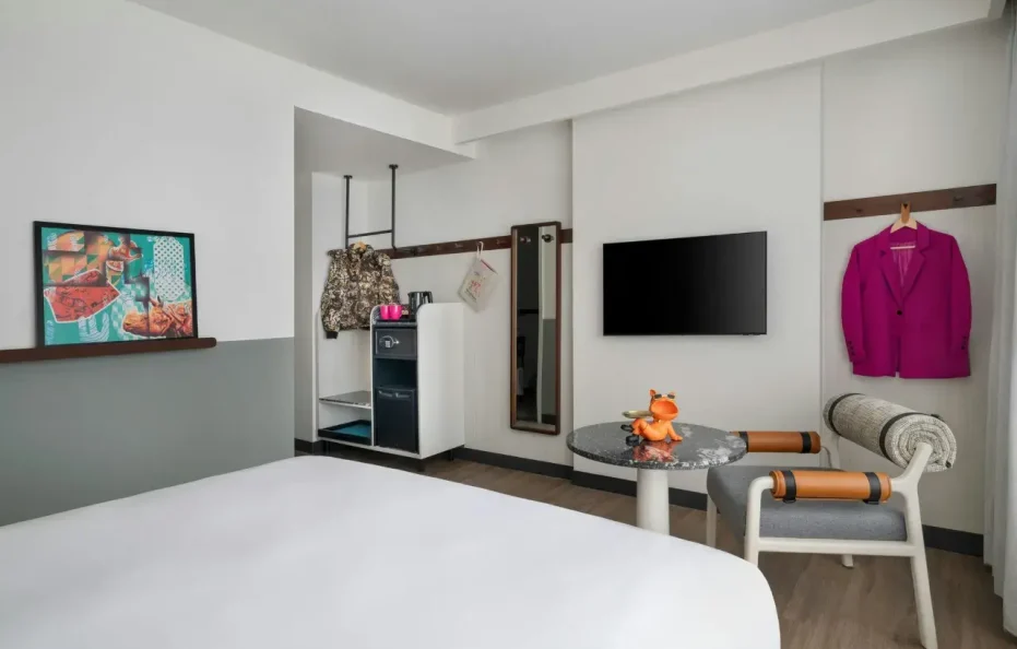 Deluxe Twin Room (Max 2 Guests) – Breakfast Included