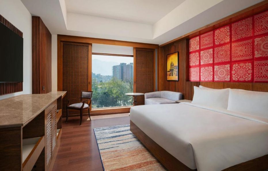 Standard King Room (Max 2 Guests) – Breakfast Included