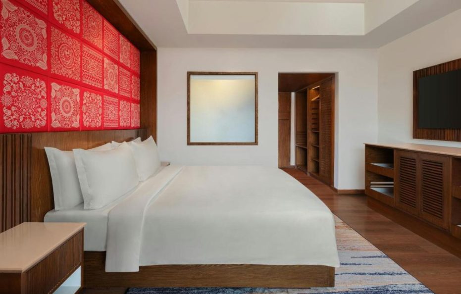 Standard King Room (Max 2 Guests) – Breakfast Included