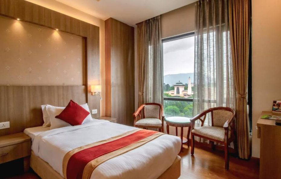 Deluxe King Room (Max 2 Guests) – Breakfast Included