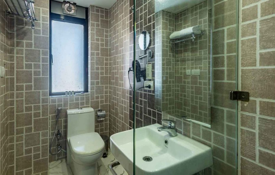 Deluxe Twin Room (Max 2 Guests) – Breakfast Included