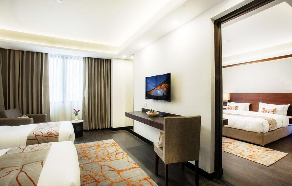 Deluxe King Room (Max 2 Guests) – Breakfast Included