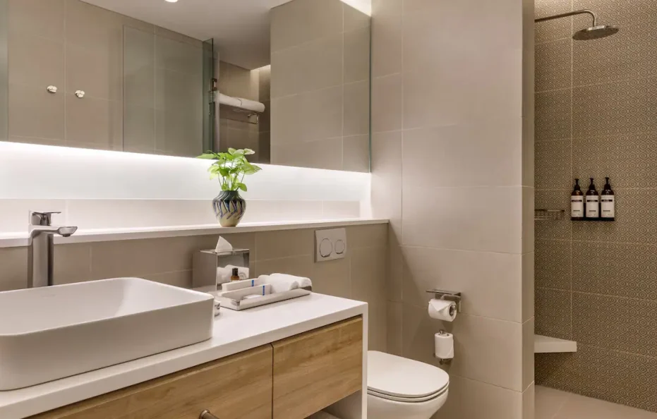 Standard Twin Room (Max 2 Guests) – Breakfast Included