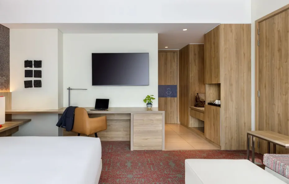 Standard King Room (Max 2 Guests) – Breakfast Included